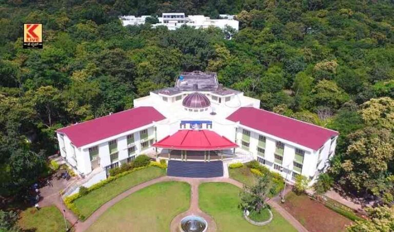 ವಾಲ್ಮೀಕಿ ರಾಮಾಯಣದಲ್ಲಿ  ಅನುಕರಣೆಯ ಮೌಲ್ಯಗಳಿವೆ