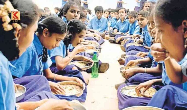 ಬಿಸಿಯೂಟ  ಸಂಗಡ  ಮೊಟ್ಟೆ ಅಥವಾ ಬಾಳೆಹಣ್ಣು