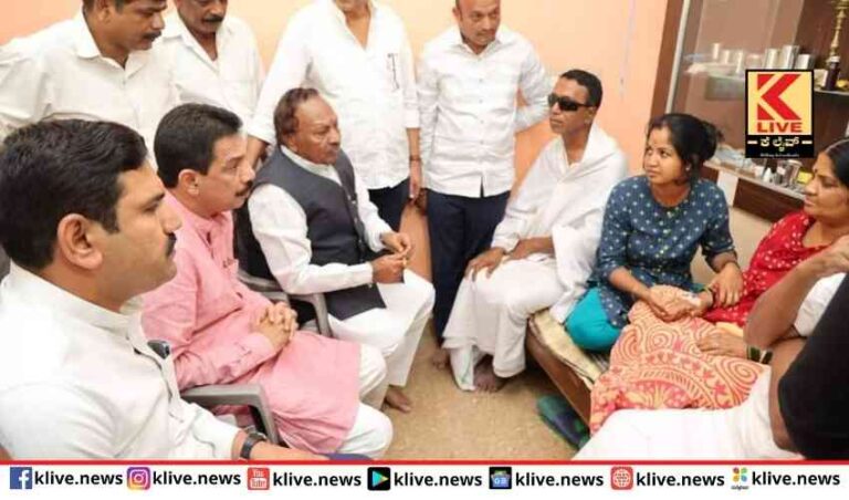 ಹರ್ಷನ ಹೆತ್ತವರಿಗೆ ಸಾಂತ್ವನ ಹೇಳಿದ ನಳಿನ್ ಕುಮಾರ್ ಕಟೀಲ್