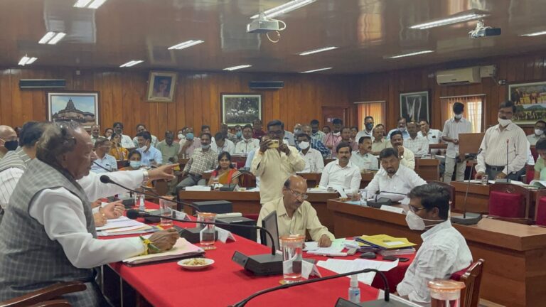 ಫಸಲ್  ವಿಮಾಯೋಜನೆ ಹೆಚ್ಚು ರೈತರು ಪ್ರಯೋಜನ ಪಡೆದುಕೊಳ್ಳಬೇಕು