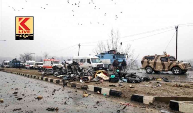 ಪುಲ್ವಾಮದಲ್ಲಿ ಹುತಾತ್ಮ ಯೋಧರಿಗೆ ಗೌರವಾರ್ಪಣೆ
