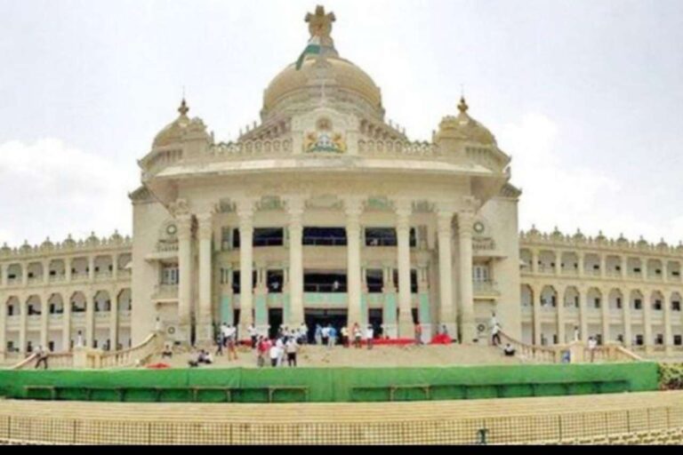 ಗುಜರಾತಿನಲ್ಲಿ ನಡೆದ ಎಲ್ಲ ಬಾಬ್ರಿ  ಮಸೀದಿ ಸಂಬಂಧಿಸಿದ ಪ್ರಕರಣಗಳೆಲ್ಲ ರದ್ದು