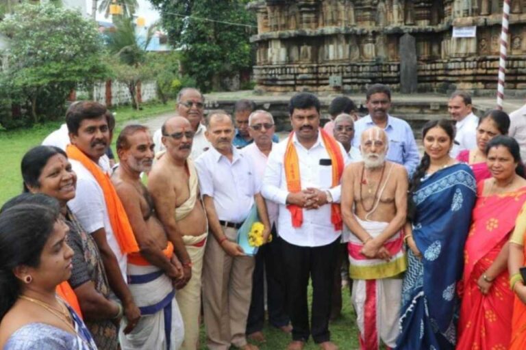 ಶ್ರೀನರಸಿಂಹ ದೇಗುಲ ಅಭಿವೃದ್ಧಿಗೆ₹4 ಕೋಟಿ ಅನುದಾನಕ್ಕೆ ಮನವಿ- ಬಿ.ವೈ.ರಾಘವೇಂದ್ರ