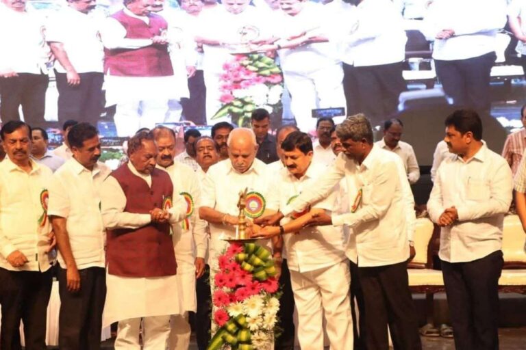 ಯೋಜನೆಗಳ ಸವಲತ್ತುಗಳನ್ನ ಅರ್ಹರಿಗೆ  ತಲುಪಿಸಬೇಕು-ಶ್ರೀನಿವಾಸ ಪೂಜಾರಿ