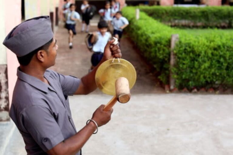ಶಾಲೆಗಳಲ್ಲಿ ಮೂರುಬಾರಿ ನೀರಿನ ಬೆಲ್ ಬಾರಿಸಲು ಸೂಚನೆ