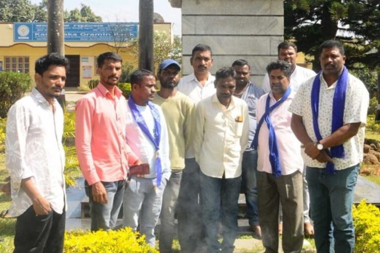 ಚುನಾವಣೆ ಬಹಿಷ್ಕರಿಸದೇ ಹಕ್ಕು ಚಲಾಯಿಸಿ ಹೋರಾಡಿ ಸೌಲಭ್ಯ ಪಡೆಯಿರಿ