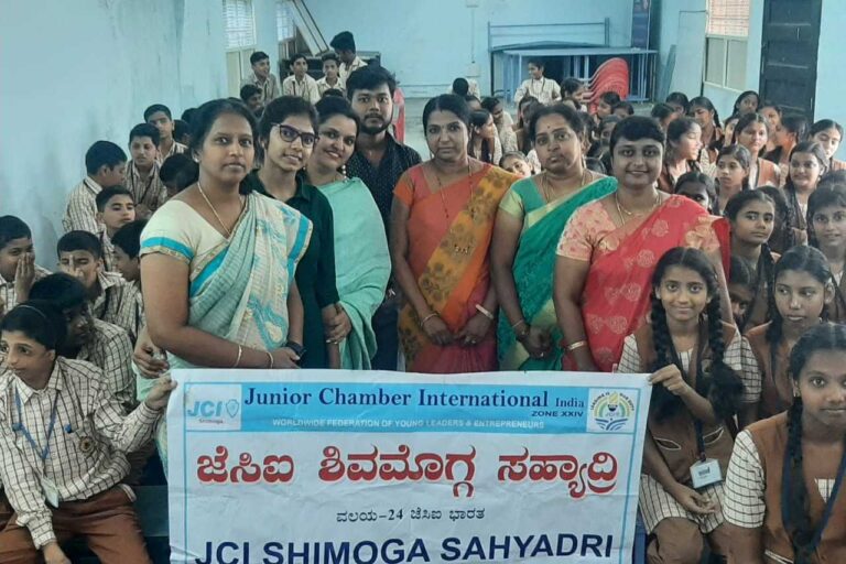 ವಿದ್ಯಾರ್ಥಿನಿಯರು ತಮ್ಮ ದೈಹಿಕ ಬದಲಾವಣೆ ಬಗ್ಗೆ ಅರಿವುಹೊಂದಿರಬೇಕು- ಡಾ.ಲಲಿತಾ ಭರತ್