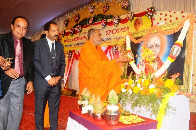 ಎಲ್ಲರನ್ನೂ ಒಂದೇ ಭಾವನೆಯಿಂದ ಕಾಣುವುದೇ ಶಾಲೆಗಳಲ್ಲಿರುವ ವಿಶೇಷತೆ- ಶ್ರೀಗಣನಾಥ ಸ್ವಾಮೀಜಿ