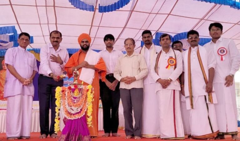 ವಸ್ತುಗಳನ್ನ ಪ್ರೀತಿಸುವ ನಾವು ವ್ಯಕ್ತಿ ದ್ವೇಷ ಯಾಕೆ ಮಾಡುತ್ತಿದ್ದೇವೆ ಚಿಂತಿಸಬೇಕು-ಶ್ರೀಅಭಿನವ ಚನ್ನಬಸವ ಸ್ವಾಮೀಜಿ