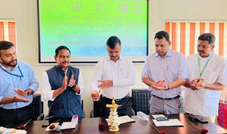 ನಾಯಕರಾಗುವವರು ಗಾಂಧೀಜಿಯವರಂತೆ ಸಮಾಜ ಮುಖಿ ಸೇವೆ ಮಾಡಿ-ಡಾ.ಸೆಲ್ವಮಣಿ