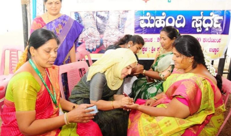 ಬಳ್ಳಾರಿ ಉತ್ಸವದಲ್ಲಿ  ಮನಮೋಹಕ ಮೆಹಂದಿ ಸ್ಪರ್ಧೆ