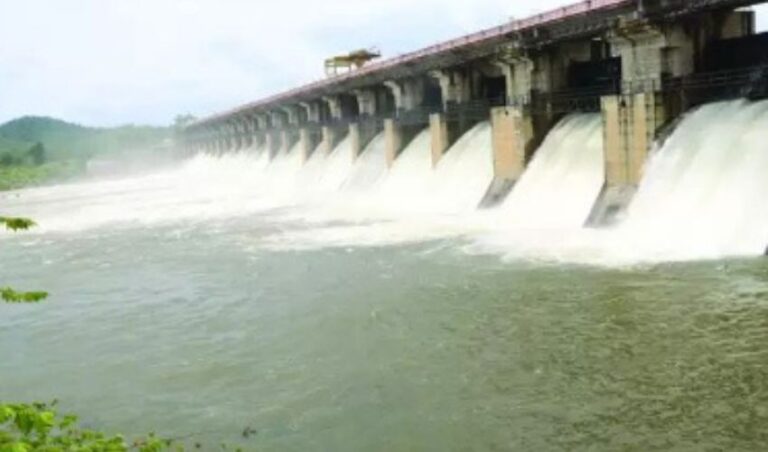 ಭದ್ರಾ ಜಲಾಶಯದಿಂದ ತುಂಗಭದ್ರಾ ನದಿಗೆ ನೀರು ಬಿಡುಗಡೆ