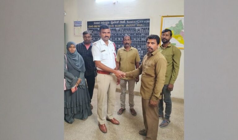 ಪ್ರಾಮಾಣಿಕತೆ ಮೆರೆದ  ಆಟೋ ಚಾಲಕ ನಾಗರಾಜ್