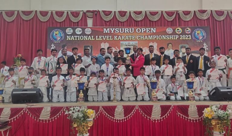 ಮೈಸೂರಿನಲ್ಲಿ ನಡೆದ ಮುಕ್ತ ಕರಾಟೆ ರಾಷ್ಟ್ರೀಯ ಸ್ಪರ್ಧೆಯಲ್ಲಿ ಪ್ರಶಸ್ತಿ ಪಡೆದ ಶಿವಮೊಗ್ಗದ ಕರಾಟೆ ತಂಡ