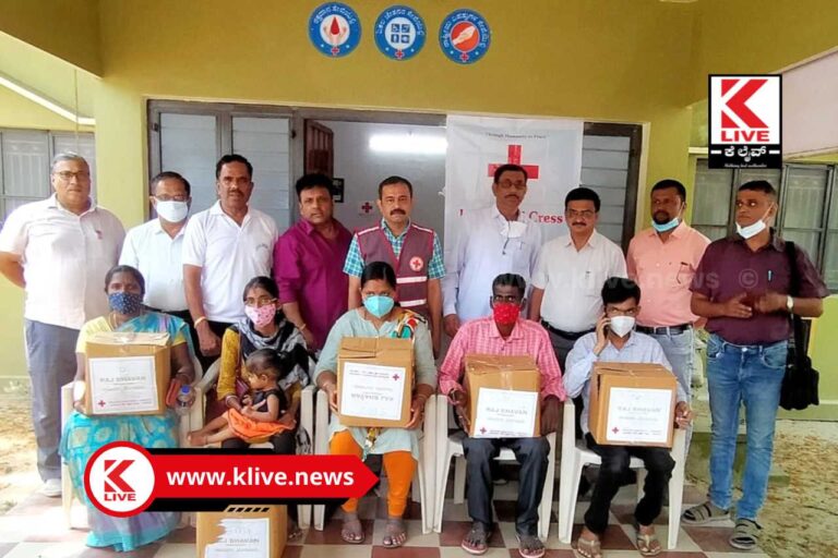 Red Cross Shimoga ಸಕಾಲದಲ್ಲಿ ಆರೋಗ್ಯ ತಪಾಸಣೆ ಮಾಡಿಸಿ ಕೂಡಲೇ ವೈದ್ಯರ ಸಲಹೆ ಅನುಸರಿಸಿ- ಡಾ.ಎಸ್.ದಿನೇಶ್
