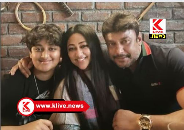 Actor Darshan ದರ್ಶನ್ ಗೆ ಊಟ ತಂದ ಪತ್ನಿ ವಿಜಯಲಕ್ಷ್ಮಿ , ಮೀಡಿಯ ಮಂದಿ‌ ಕಂಡು ‌ಹಾಗೇ ವಾಪಸ್!