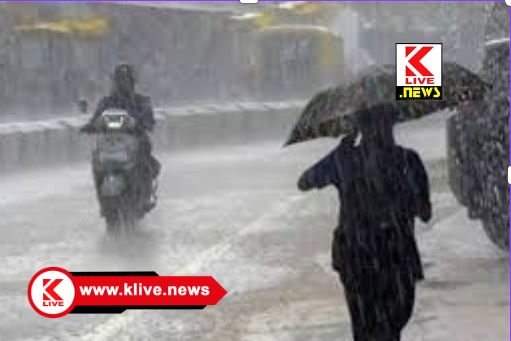 Rain In Shivamogga ಎಡಬಿಡದೆ ಸುರಿವ ಮಳೆ . ಶಿಕಾರಿಪುರದ ಮಾಡರವಳ್ಳಿಯಲ್ಲಿ ಮಳೆಯಿಂದ ಮನೆ ಕುಸಿತ