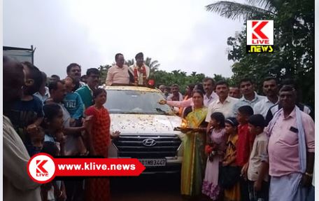Indian Army ಸೇನೆಯಲ್ಲಿ ಸೇವೆ ಸಲ್ಲಿಸಿ ಸ್ವಂತ ಗ್ರಾಮಕ್ಕೆ ಆಗಮಿಸಿದ ಯೋಧನಿಗೆ ಹಾರ್ದಿಕ ಸ್ವಾಗತ
