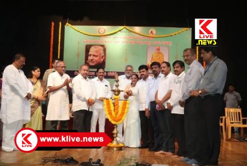 D. Devaraja Arasu ಹಸಿದ ಹೊಟ್ಟೆಗೆ ಅನ್ನ ನೀಡಿದವರು ದೇವರಾಜ ಅರಸ್- ಬಿ.ವೈ.ರಾಘವೇಂದ್ರ