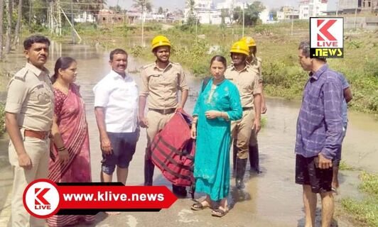 Rain In Shivamogga ರಾಜಾಕಾಲುವೆ ನೀರು ಮನೆಗೆ ನುಗ್ಗಿ ಆತಂಕ. ಕುಟುಂಬ ರಕ್ಷಿಸಿದ ಅಗ್ನಿಶಾಮಕ ದಳ