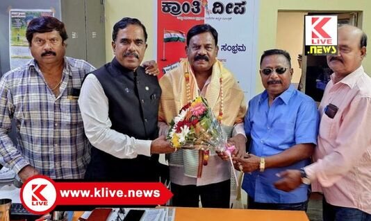 Chamber of Commerce Shivamogga  ಸವಾಲುಗಳನ್ನ ಎದುರಿಸಿ ಪತ್ರಿಕೆ ಈಗ ಜನಮಾನಸ ತಲುಪಿದೆ- ಕ್ರಾಂತಿ ದೀಪ ಮಂಜುನಾಥ್