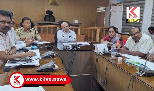 DC Shivamogga ಸಫಾಯಿ ಕರ್ಮಚಾರಿಗಳಿಗೆ ಕಾನೂನು ಬದ್ಧ ಸೌಲಭ್ಯಗಳನ್ನ ನೀಡಿ ಸಮಾಜದ ಮುಖ್ಯವಾಹಿನಿಗೆ ತರಬೇಕಿದೆ- ಗುರುದತ್ತ ಹೆಗಡೆ