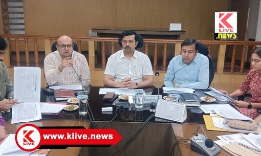 DC Shivamogga ಶಿವಮೊಗ್ಗ ಜಿಲ್ಲೆಯಲ್ಲಿ ಚುನಾವಣಾ ಜನಸಂಖ್ಯೆ ಅನುಪಾತದ ಬಗ್ಗೆ ಡಾ.ತ್ರಿಲೋಕ ಚಂದ್ರ ಅವರಿಂದ ಪರಿಶೀಲನೆ