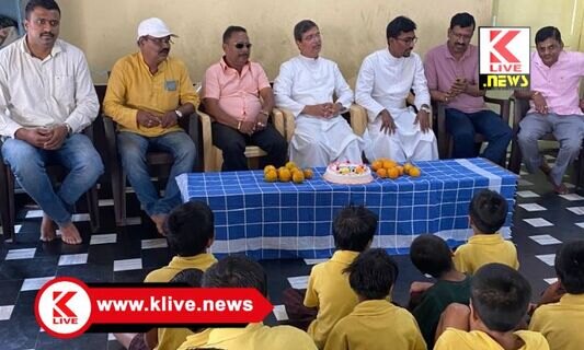 Ashakirana Children’s School ಆಶಾಕಿರಣ ಮಕ್ಕಳ ಶಾಲೆಆಶಾಕಿರಣ ಶಾಲೆಯಲ್ಲಿ ಕೇಕ್ ಮತ್ತು ಹಣ್ಣುಗಳ ಉಚಿತ ವಿತರಣೆ