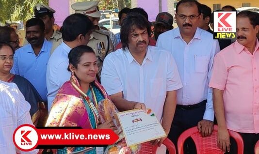 Directorate of Women And Child Development Department ಡಿ.ಎಸ್.ಗಾಯತ್ರಿ ಅವರಿಗೆ ಸಚಿವರಿಂದ ಸನ್ಮಾನ