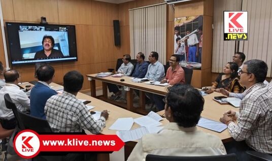 Department of School Education and Literacy ಎಸ್ಎಸ್ಎಲ್ ಸಿ & ಪಿಯು ಪರೀಕ್ಷೆಗಳಲ್ಲಿ ಹೆಚ್ಚಿನ ಫಲಿತಾಂಶ ನಿರೀಕ್ಷೆ ಸಚಿವ ಮಧುಬಂಗಾರಪ್ಪ ವಿಡಿಯೋ ಕಾನ್ಫರೆನ್ಸ್