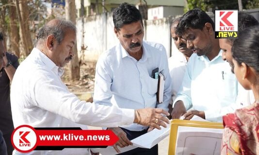 S.N. Channabasappa  ಶಾಸಕ ಚೆನ್ನಿ ಅವರಿಂದ ಬೊಮ್ಮನ ಕಟ್ಟೆ ರೈಲ್ವೆ ಹಳಿ ರಸ್ತೆಯಲ್ಲಿನ ಟ್ರಾಫಿಕ್ ದಟ್ಟಣೆ ಪರಿಶೀಲನೆ