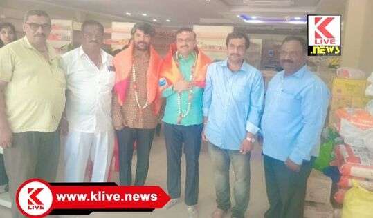 K.E. Kantesh ನೂತನವಾಗಿ ಆರಂಭಿಸಲಾಗಿರುವ ಜಸ್ ಶಿವಮೊಗ್ಗ ಮಾರ್ಟ್ ನ್ನು ಉದ್ಘಾಟಿಸಿದ  ಜಿ.ಪಂ. ಮಾಜಿ ಸದಸ್ಯ.ಕೆ.ಇ.ಕಾಂತೇಶ್