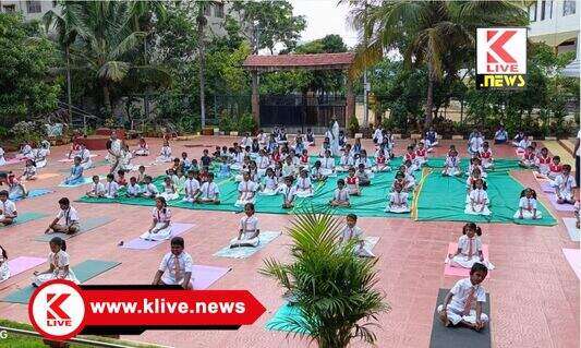 Royal English Medium School ರಾಯಲ್ ಡೈಮಂಡ್ ಶಾಲೆಯಲ್ಲಿ‌ ನಿತ್ಯ ಯೋಗ ಮಾಡುವ ಸಂಕಲ್ಪ ಸ್ವೀಕಾರ