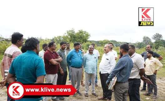 S.N. Chennabasappa ಶಾಸಕರಿಂದ ನವುಲೆ ಭಾಗದ ಪ್ರದೇಶದಲ್ಲಿ ಪೌರಕಾರ್ಮಿಕರಿಗೆ ನಿರ್ಮಿಸುತ್ತಿರುವ ಗೃಹ ಭಾಗ್ಯ ಯೋಜನೆ ಕಾಮಗಾರಿ ವೀಕ್ಷಣೆ