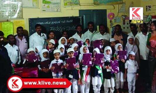 Independence Day ಸಿರಿಗೆರೆಯಲ್ಲಿ ಶಾಲಾಮಕ್ಕಳಿಗೆ ಸಂಸದ ಬಿ.ವೈ.ರಾಘವೇಂದ್ರ ಅವರಿಂದ ಸ್ವೆಟರ್ ವಿತರಣೆ