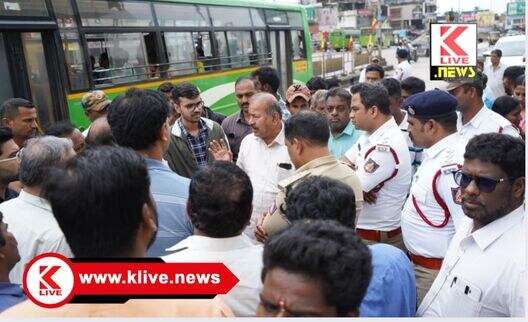 S.N.Chennabasappa ಬೀದಿಬದಿ ಹೂವಿನ ವ್ಯಾಪಾರಿಗಳಿಗೆ ಶಾಶ್ವತ ವ್ಯವಸ್ಥೆ ಆಗುವವರೆಗೂ ತಾತ್ಕಾಲಿಕವಾಗಿ ತೊಂದರೆ ಕೊಡಬೇಡಿ- ಶಾಸಕ ಚನ್ನಬಸಪ್ಪ