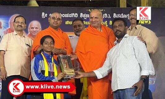 Sri Adichunchanagiri Education Trust ಚುಂಚಾದ್ರಿ ಕಪ್ ವಾಲಿಬಾಲ್ ಪಂದ್ಯದಲ್ಲಿ ,” ಬೆಸ್ಟ್ ಡಿಫೆನ್ಸ್ ಪ್ಲೇಯರ್” ಆಗಿ ಮಿಂಚಿದ ಪ್ರತೀಕ್ಷಾ ಆಗ್ನೇಶ್ ಮೈಕಲ್