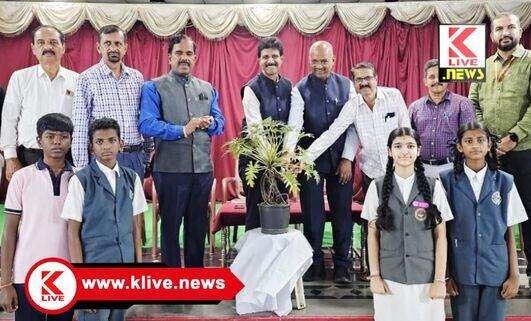 Chamber Of Commerce Shivamogga ರಸಪ್ರಶ್ನೆ & ಭಾಷಣ ಸ್ಪರ್ಧೆಗಳಿಂದ ವಿದ್ಯಾರ್ಥಿಗಳಲ್ಲಿ ಕಲಿಕಾ ಸಾಮರ್ಥ್ಯ ವೃದ್ಧಿಸುತ್ತದೆ- ಬಿ.ಗೋಪಿನಾಥ್