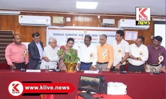 DVS Composite Pre-university College ವಿದ್ಯಾರ್ಥಿಗಳು ಶಾಸಕಾಂಗ,ಕಾರ್ಯಾಂಗ & ನ್ಯಾಯಾಂಗದ ಕಾರ್ಯಗಳ ಬಗ್ಗೆ ತಿಳಿಯಲು ಅಣಕು ಸಂಸತ್ ಸಹಕಾರಿ- ಚಂದ್ರಪ್ಪ ಎಸ್.ಗುಂಡಪಲ್ಲಿ