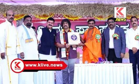 Madhu Bangarappa ಒಗ್ಗಟ್ಟಾಗಿ ನಮ್ಮ ಸಂಸ್ಕೃತಿ ಪರಂಪರೆ ಉಳಿಸಿ ಬೆಳೆಸಿ ಮಕ್ಕಳಿಗೆ ಉತ್ತಮ ಶಿಕ್ಷಣ ನೀಡೋಣ- ಮಧು ಬಂಗಾರಪ್ಪ.