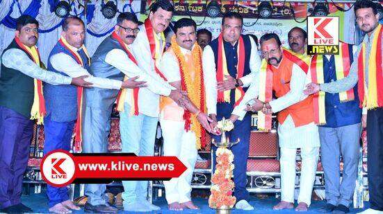 Karnataka Rajyotsava ಕನ್ನಡಿಗರ ಹೆಮ್ಮೆ ಮತ್ತು ಭಾಷಾ ಪ್ರೇಮ ಉಳಿಸುವಲ್ಲಿ ಹೋರಾಟ ಮಾಡಿದ್ದೇವೆ- ತಾಯ್ನಾಡು ರಾಘವೇಂದ್ರ.