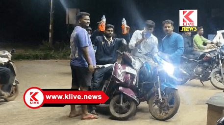 Ripponpet News ಪೆಟ್ರೋಲ್ ಕೊರತೆ ಎಂಬ ಸುದ್ದಿ ನಂಬಿ ರಿಪ್ಪನ್ ಪೇಟೆಯ ‘ಬಂಕ್’ ಗಳಿಗೆ ಮುಗಿಬಿದ್ದ ಜನ.