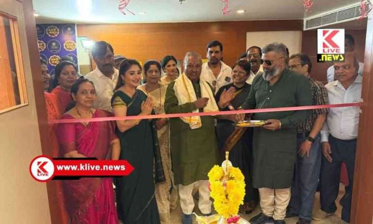 ಶಿವಮೊಗ್ಗದ ರಾಯಲ್ ಆರ್ಕಿಡ್ ನಲ್ಲಿ ಅವಿರ ಉಡುಪು ಸಂಸ್ಥೆಯ  ಯುಗಾದಿ ಸೀರೆ ಹಬ್ಬ