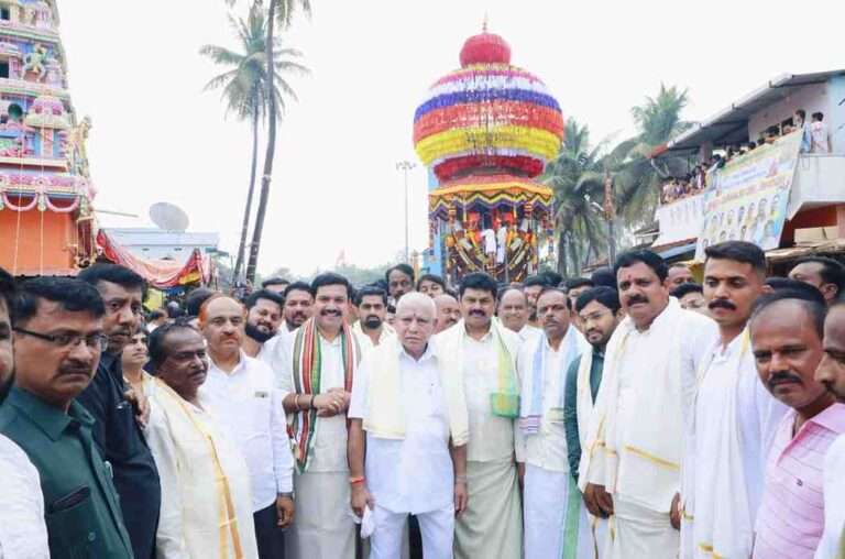 B.Y. Raghavendra ಶಿಕಾರಿಪುರದ ಶ್ರೀ ಹುಚ್ಚರಾಯಸ್ವಾಮಿ ರಥೋತ್ಸವ ನಾಡಿನ ಸಾಂಸ್ಕೃತಿಕ ಸೊಬಗನ್ನ ಎತ್ತಿ ಹಿಡಿದಿದೆ- ಬಿ.ವೈ.ರಾಘವೇಂದ್ರ