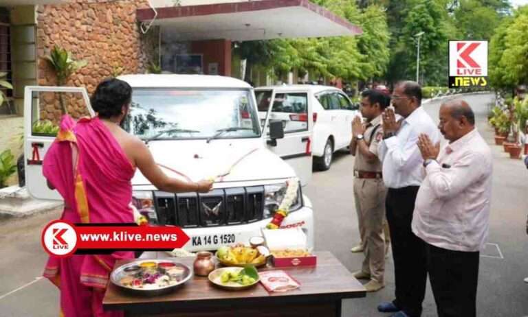 ಶಾಸಕ ಡಾ.ಧನಂಜಯ ಸರ್ಜಿ ಅವರ ಕ್ಷೇತ್ರಾಭಿವೃದ್ಧಿ ಅನುದಾನ: ಪೊಲೀಸ್ ಇಲಾಖೆಗೆ ನೂತನ ವಾಹನ ಹಸ್ತಾಂತರ