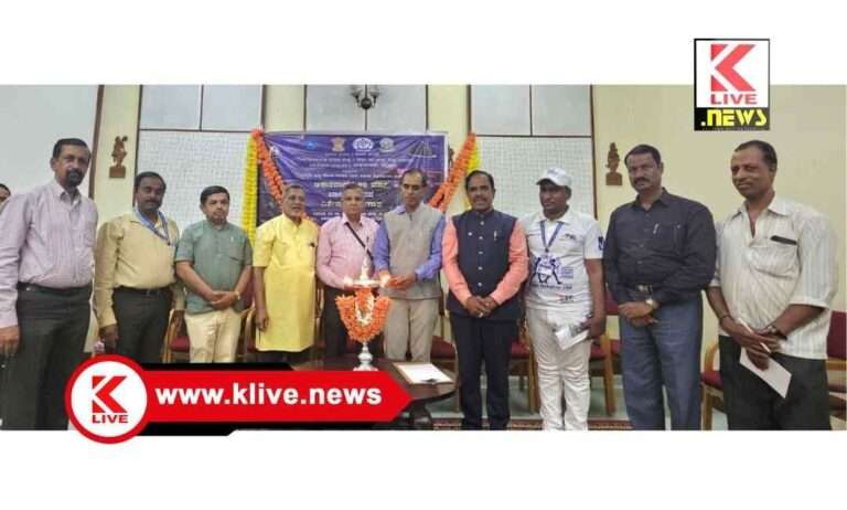 Akashavani Bhadravati ಆಕಾಶವಾಣಿ-90″ಬಾನುಲಿ ಬರಹ” ಕುರಿತು ಭದ್ರಾವತಿ ಬಾನುಲಿ ಕೇಂದ್ರದಲ್ಲಿ ವಿಶೇಷ ಕಾರ್ಯಾಗಾರ .