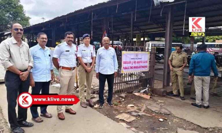 ಶಿವಮೊಗ್ಗ ಖಾಸಗಿ ಬಸ್ ನಿಲ್ದಾಣದ ಬಳಿ ತಾತ್ಕಾಲಿಕವಿದ್ದ ಹೂವಿನ ಮಾರುಕಟ್ಟೆ.ಸೂಕ್ತವಾಗಿ ಸ್ಥಳಾಂತರ. ಸಾರ್ವಜನಿಕರಲ್ಲಿ ಸಹಕಾರಕ್ಕೆ ವಿನಂತಿ.